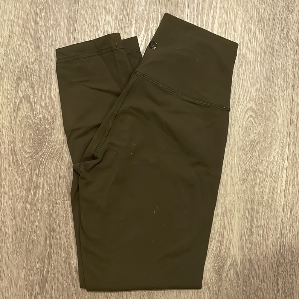 Lululemon size 4 high-wasted wunder under ankle length leggings.